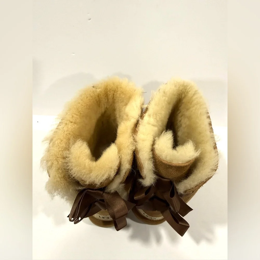 UGG Bailey Bow II Chestnut Boots Women Size 5 Brown Sheepskin Suede - Picture 8 of 11
